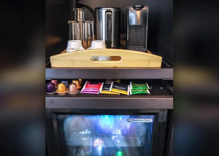 Comfort And Style In Center With Ensuite Bathroom On Schaafenstrasse * קלן