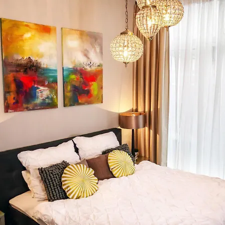 Comfort And Style In Center With Ensuite Bathroom On Schaafenstrasse * Köln